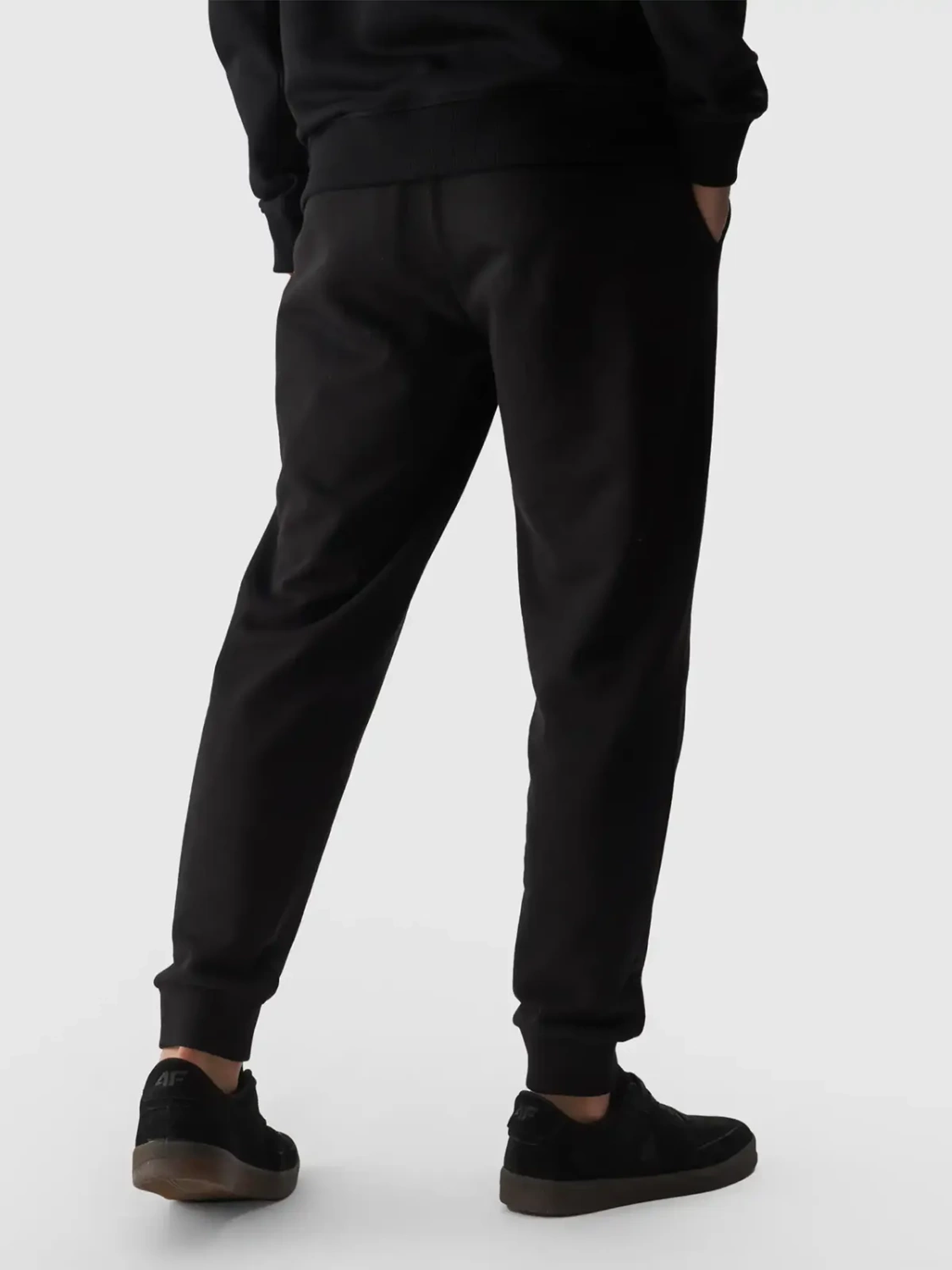 Spodnie dresowe męskie 4F REGULAR FIT 4FWMM007ROM0943 Czarne M - obrazek 2