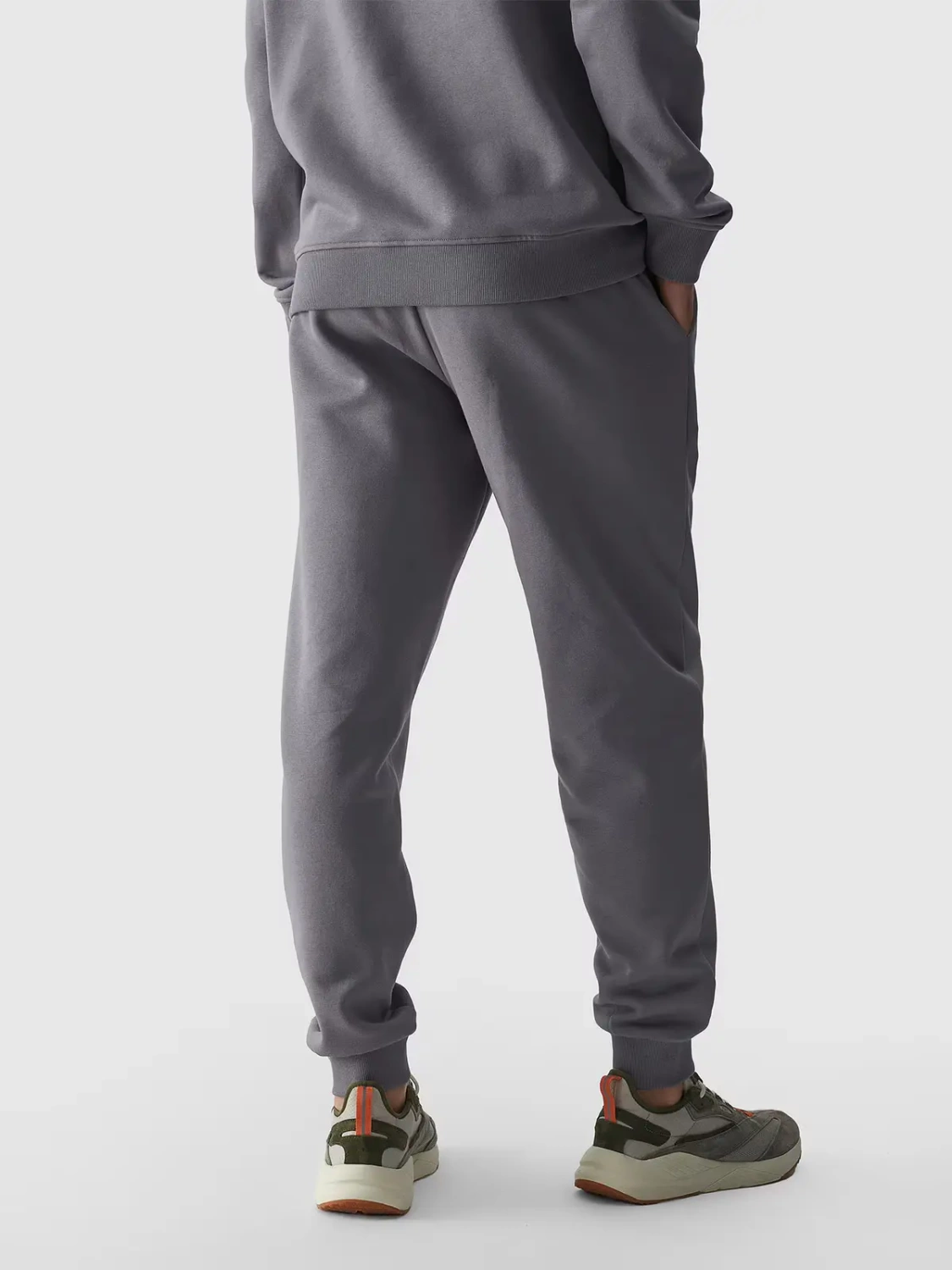Spodnie dresowe męskie 4F REGULAR FIT 4FWMM007ROM0943 Szare M - obrazek 3